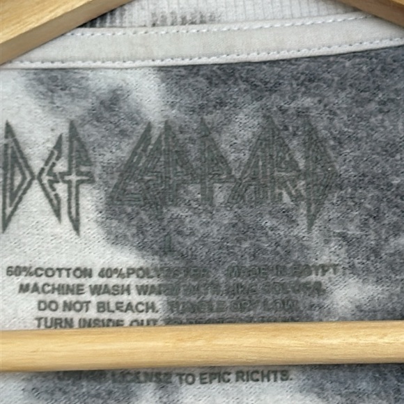 Def Leppard Tie Dye Leopard Sweatshirt - Picture 4 of 5